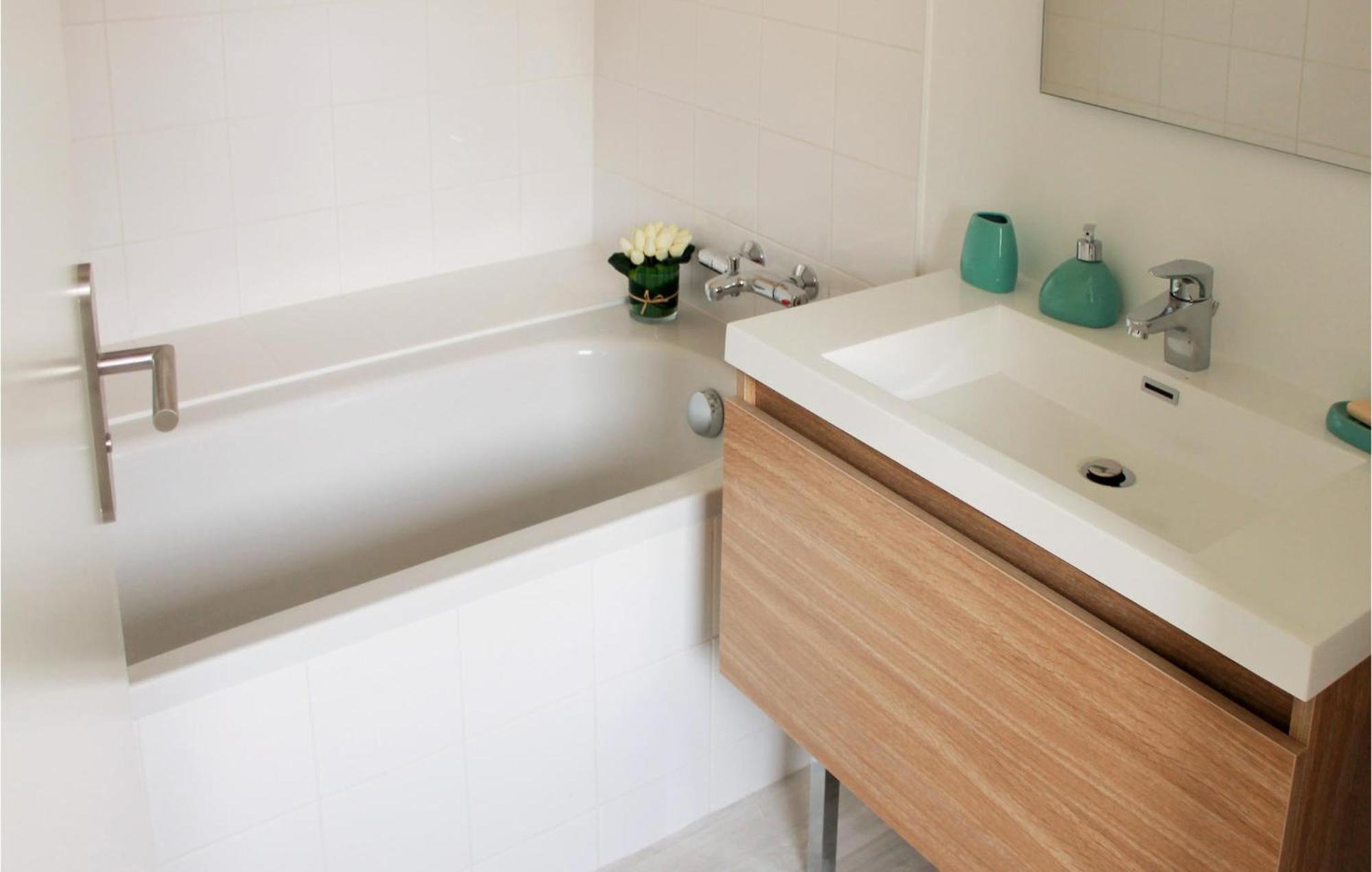 Beautiful Home In Erdeven With Kitchenette Extérieur photo