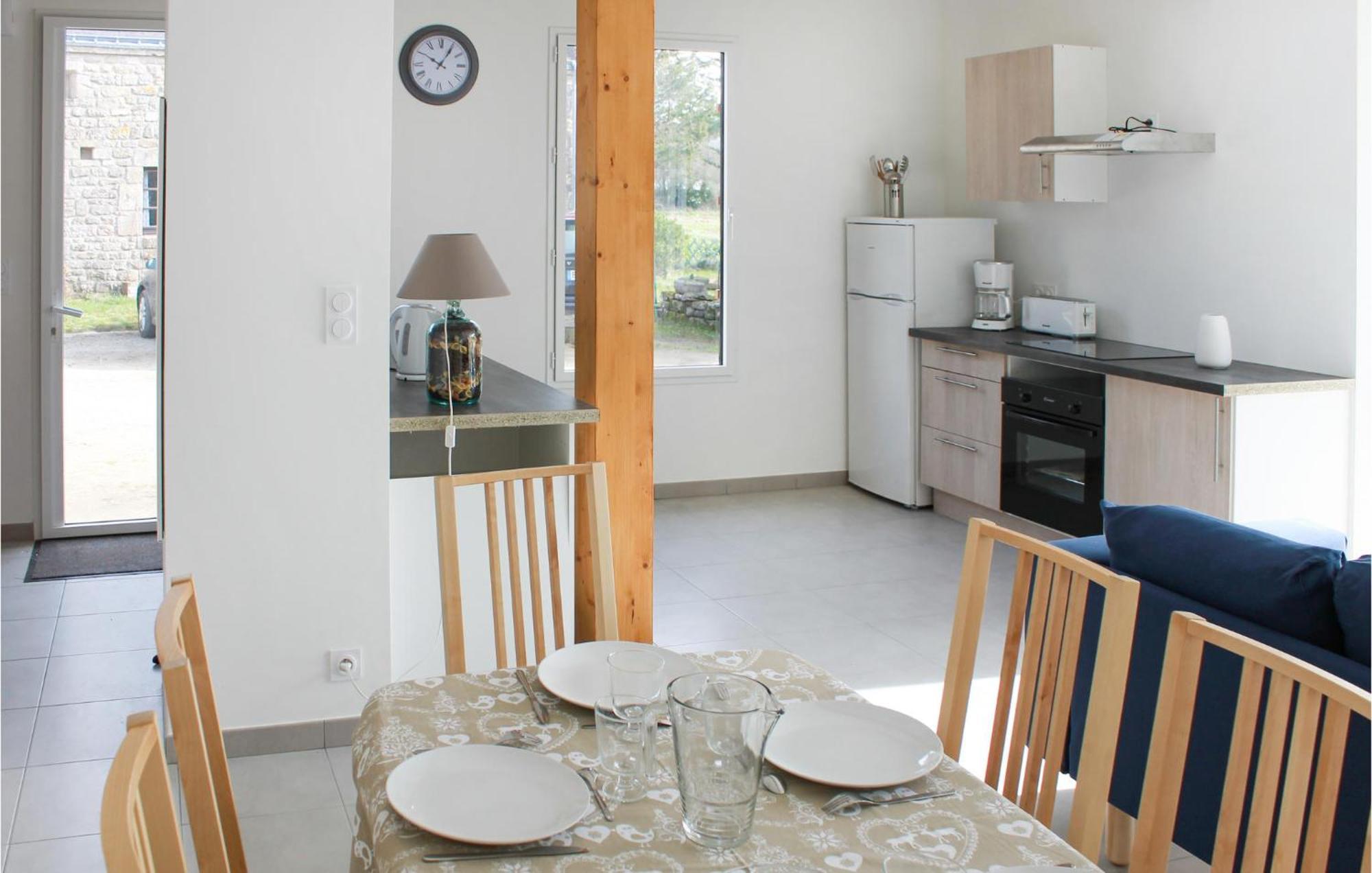 Beautiful Home In Erdeven With Kitchenette Extérieur photo