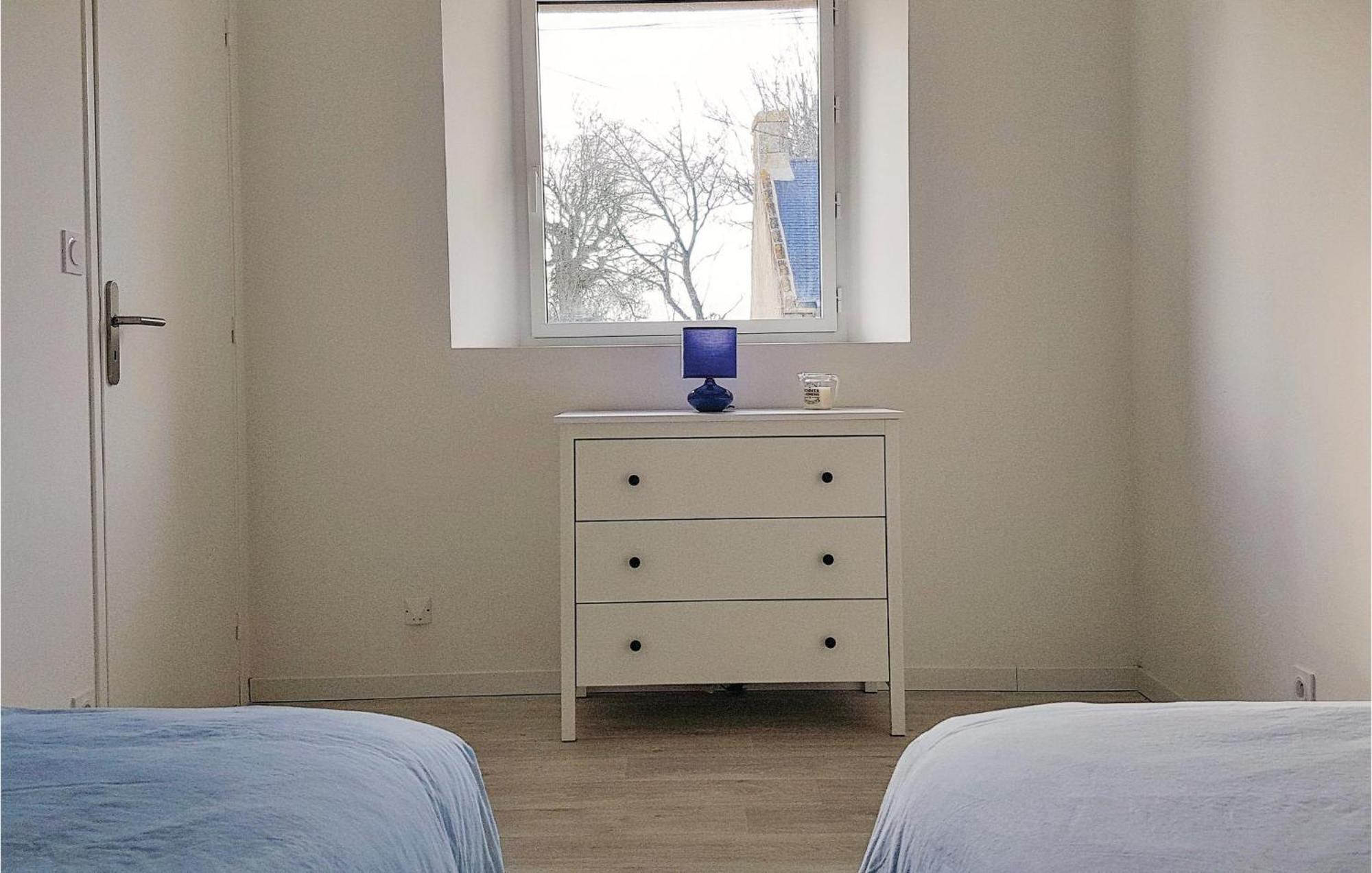 Beautiful Home In Erdeven With Kitchenette Extérieur photo